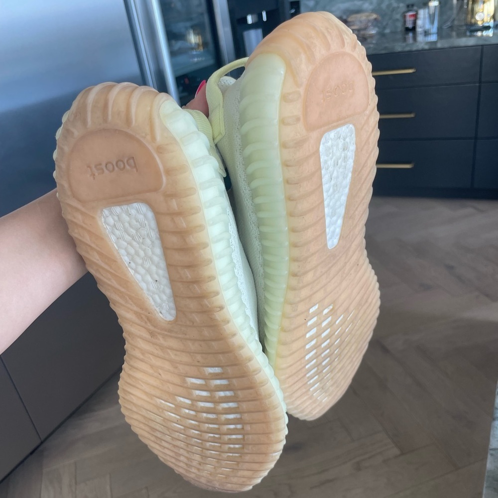 Yeezy 350 V2 Butter - Picture 5 of 6